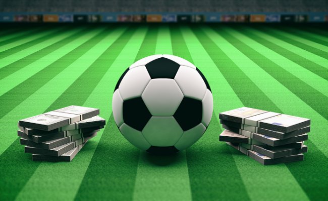 Navigating the Odds: Online Football Betting Tips