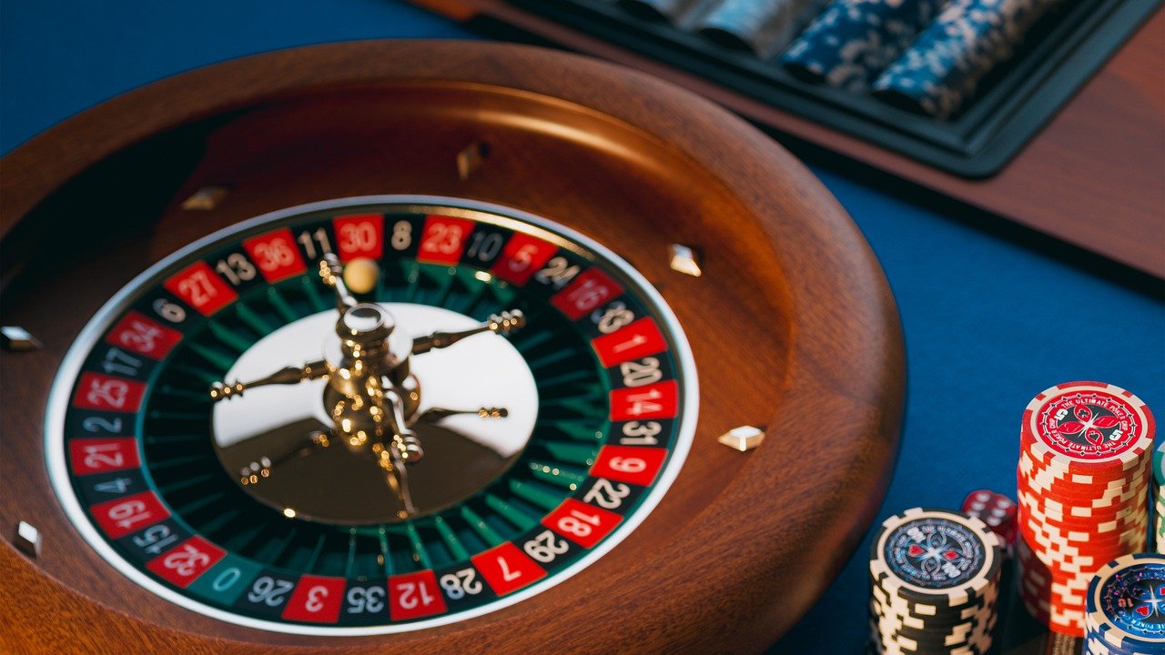 Mastering the Art of Online Gambling: Tips & Tricks