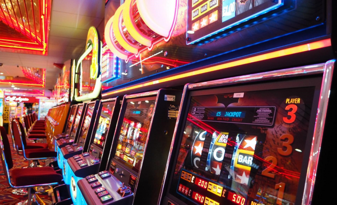 The Evolution of Slot Games: From Mechanical Marvels to Digital Delights